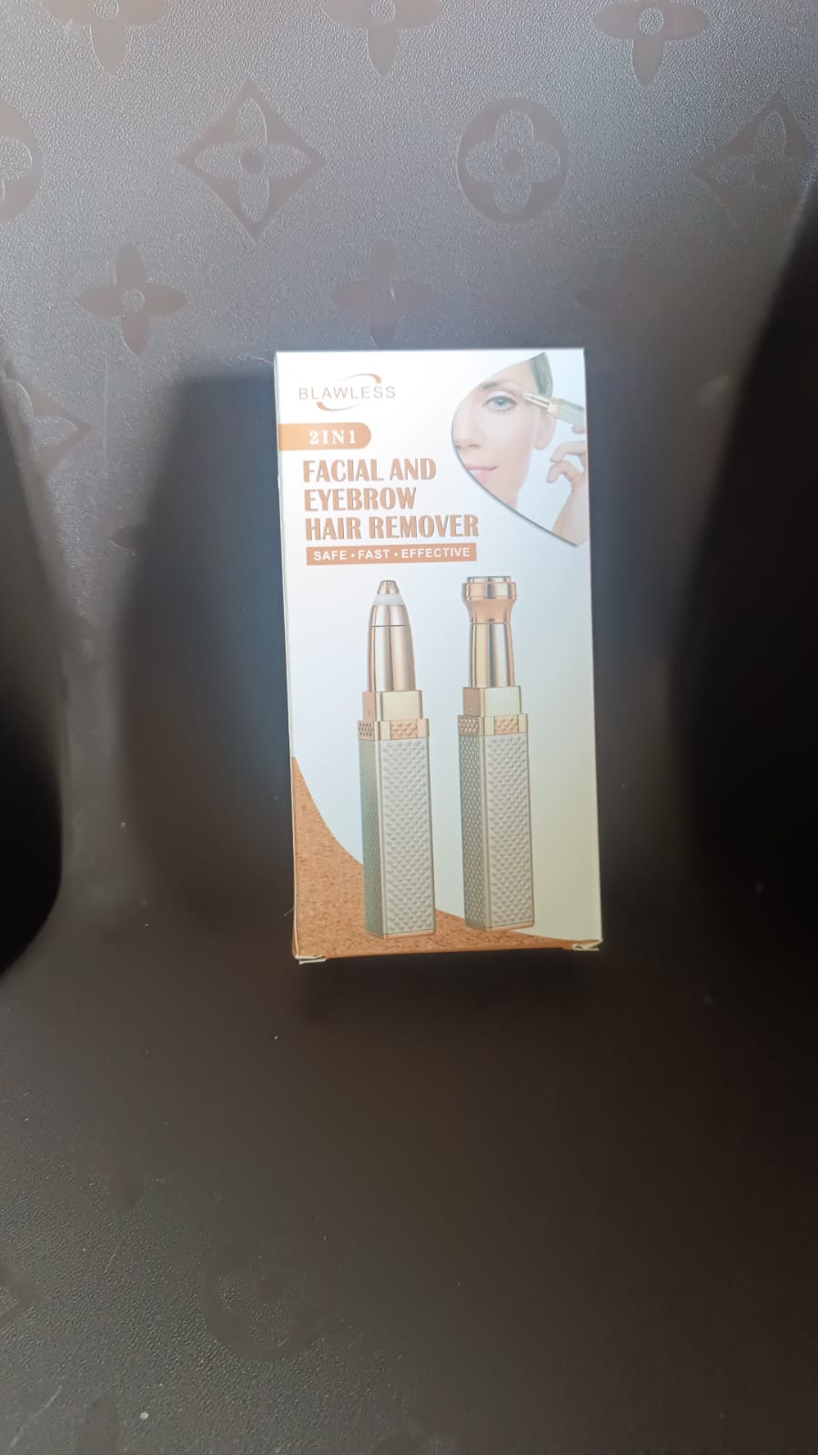 2-in-1 Eyebrow Razor & Painless Hair Shaver (1 Pc) 2-in-1 Eyebrow Razor & Painless Hair Shaver (1 Pc)